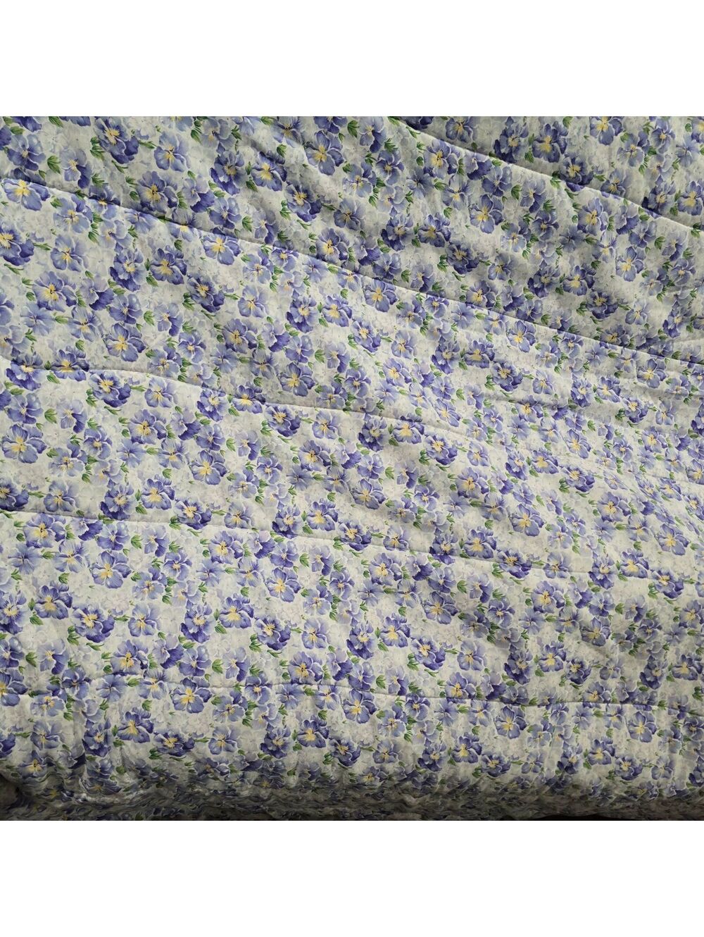 q112Handmade Floral Pansy and Gingham Quilt comforter with Ruffle Trim